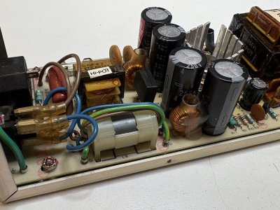 Apple - Oprava napájecího zdroje počítače Apple IIe