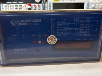 Komextherm - Oprava digitální řídící jednotky Komextherm J A-Z, výměna záložní baterie a úprava zapojení pro záložní baterii