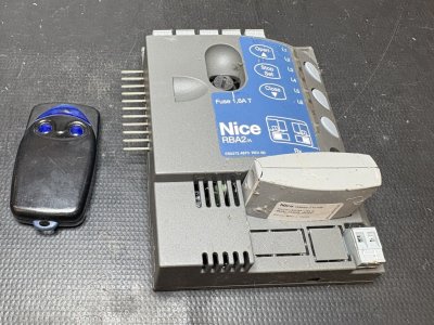 Nice - Oprava řídicí jednotky vrat Nice RBA2