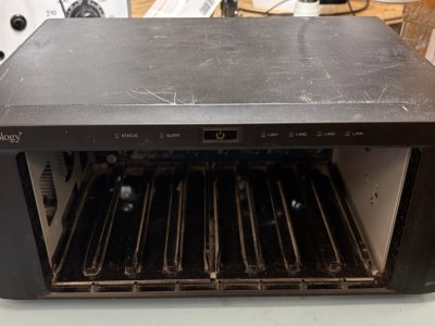 Synology - Oprava bootování Synology DS1813