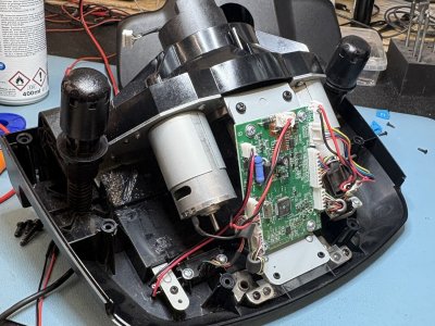 Logitech - Výměna mikrospínačů a čištění feedbacku u volantu Logitech G29