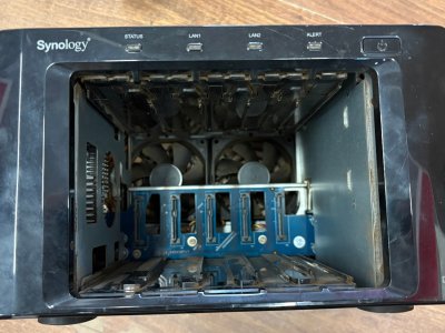 Synology, DS1512 - Oprava diskové stanice Synology DS1512